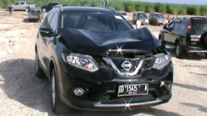 Mobil Kecelakaan Saat Kunjungan Eko Putro Sandjoj