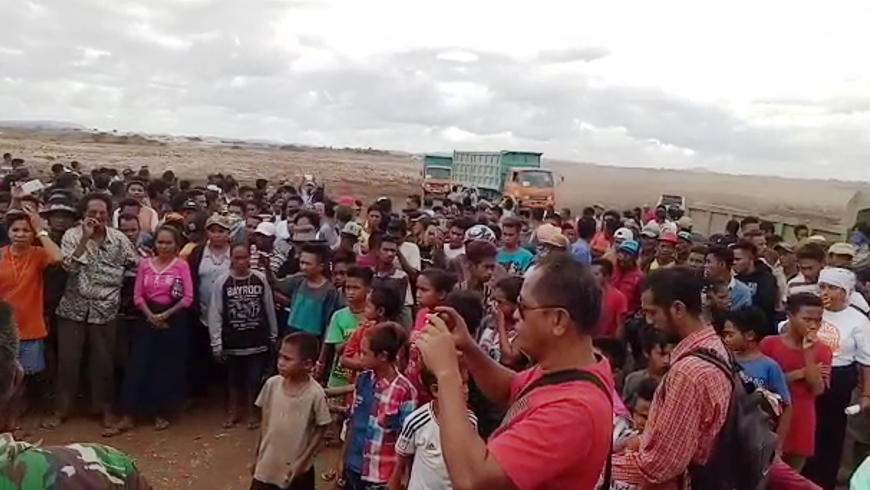 Warga Umalulu Duduki Lahan PT. MSM