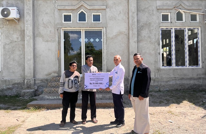 Penyerahan bantuan TJSL PT Pelni