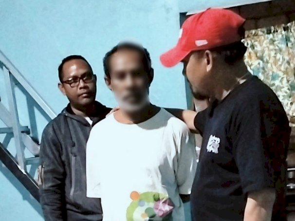 Curi uang